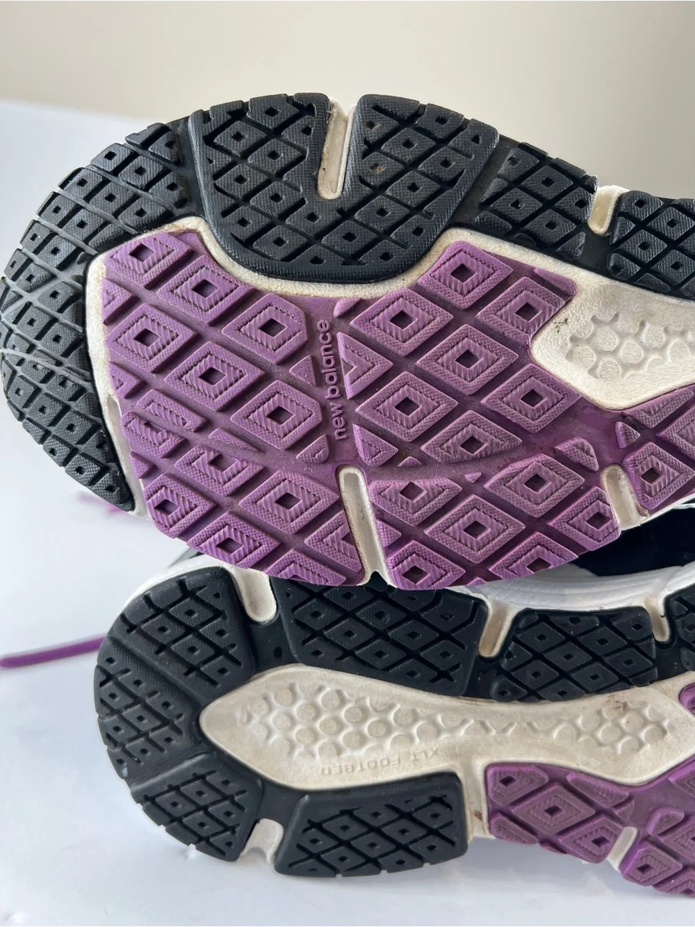 New Balance 490v2 Women's Black & Purple‎ Athletic Running Shoes 9.5B